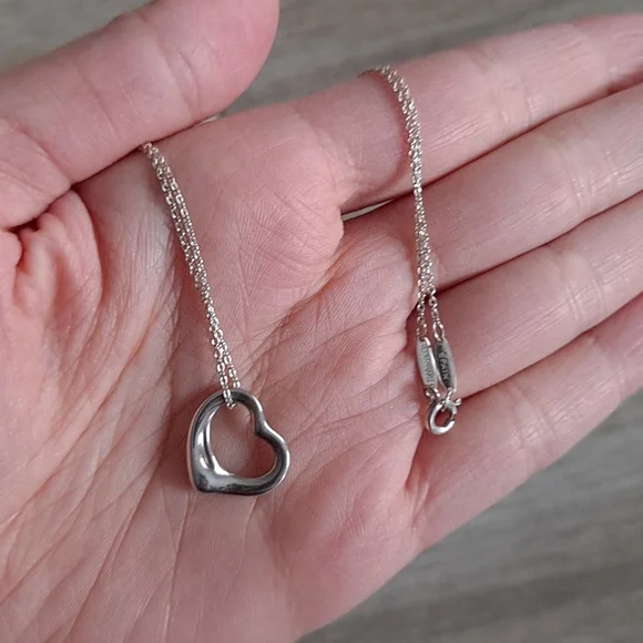 Authentic Tiffany & Co. Elsa Peretti heart necklace - Picture 10 of 13